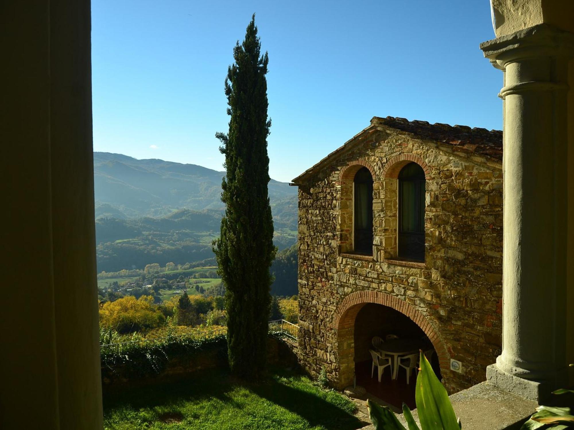 Serene Farmhouse In Dicomano With Swimming Pool别墅 外观 照片